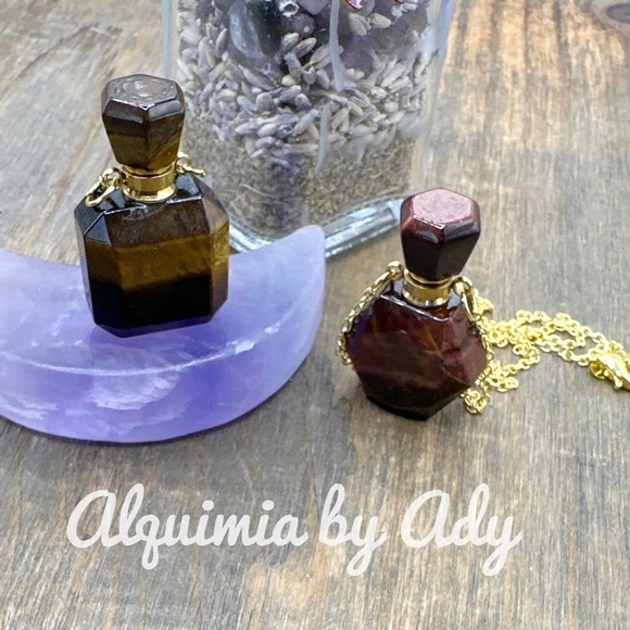 Tiger’s eye perfume bottle pendant in vermeil gold/maximalist